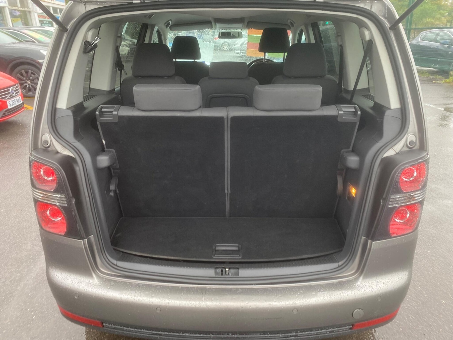 Used Volkswagen Touran 2009 for sale - 76550604: Photo 39