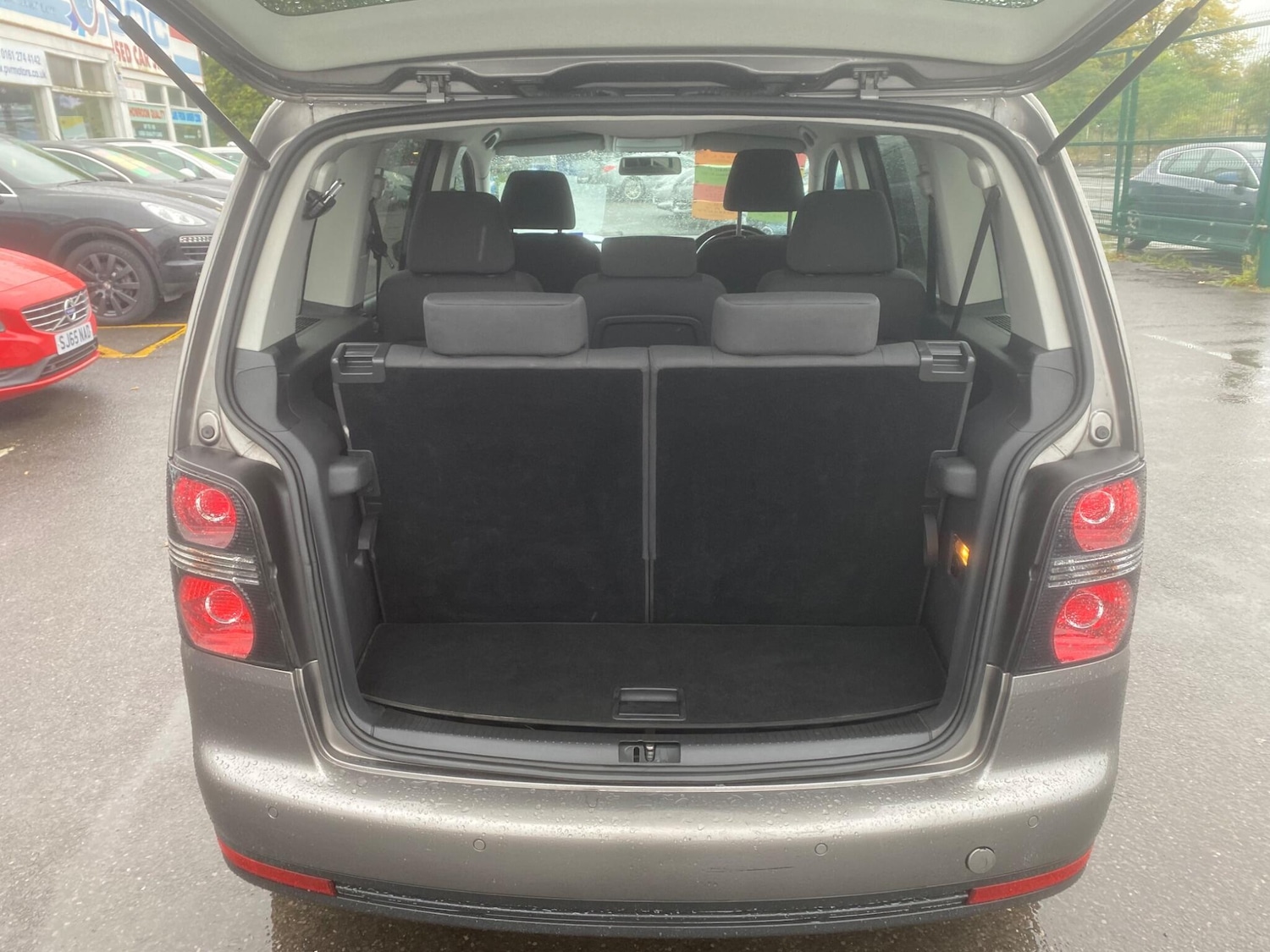 Used Volkswagen Touran 2009 for sale - 76550604: Photo 40