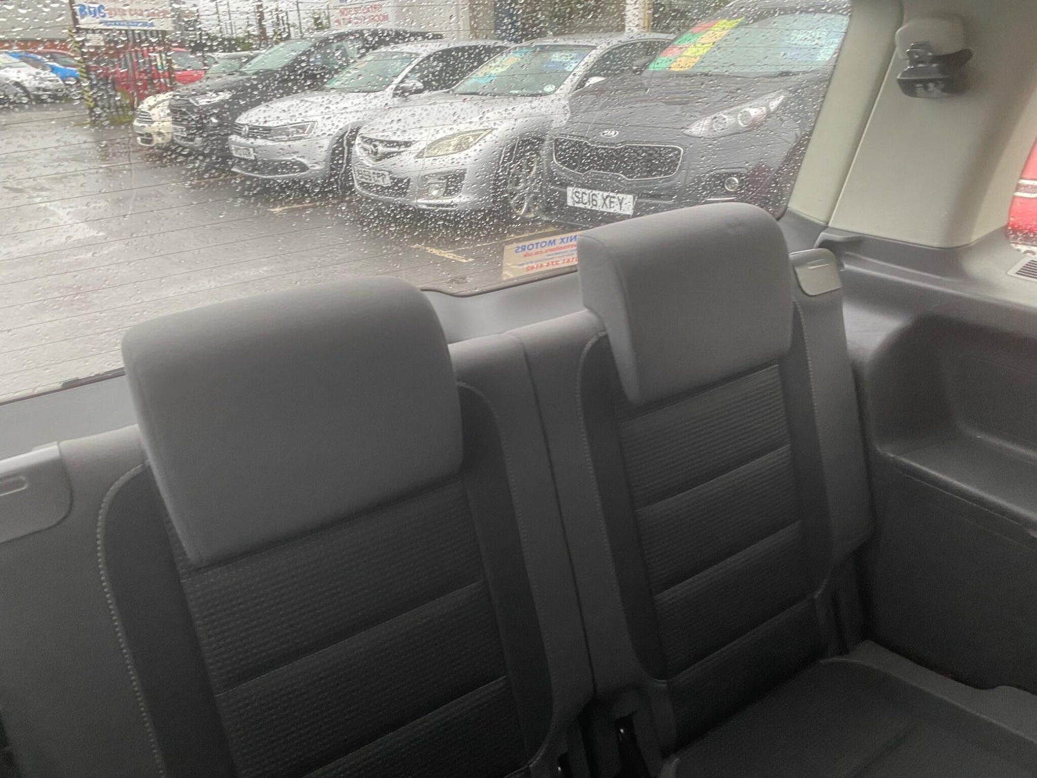 Used Volkswagen Touran 2009 for sale - 76550604: Photo 51