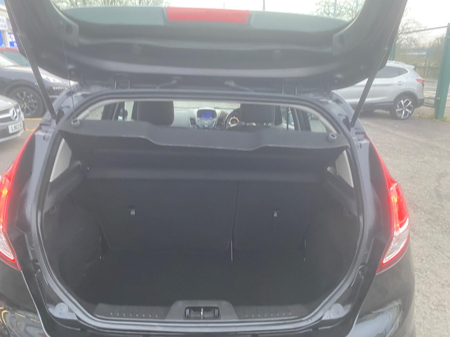 Used Ford Fiesta 2016 for sale - 77040428: Photo 27