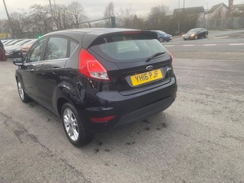 Used Ford Fiesta 2016 for sale - 77040428: Photo
