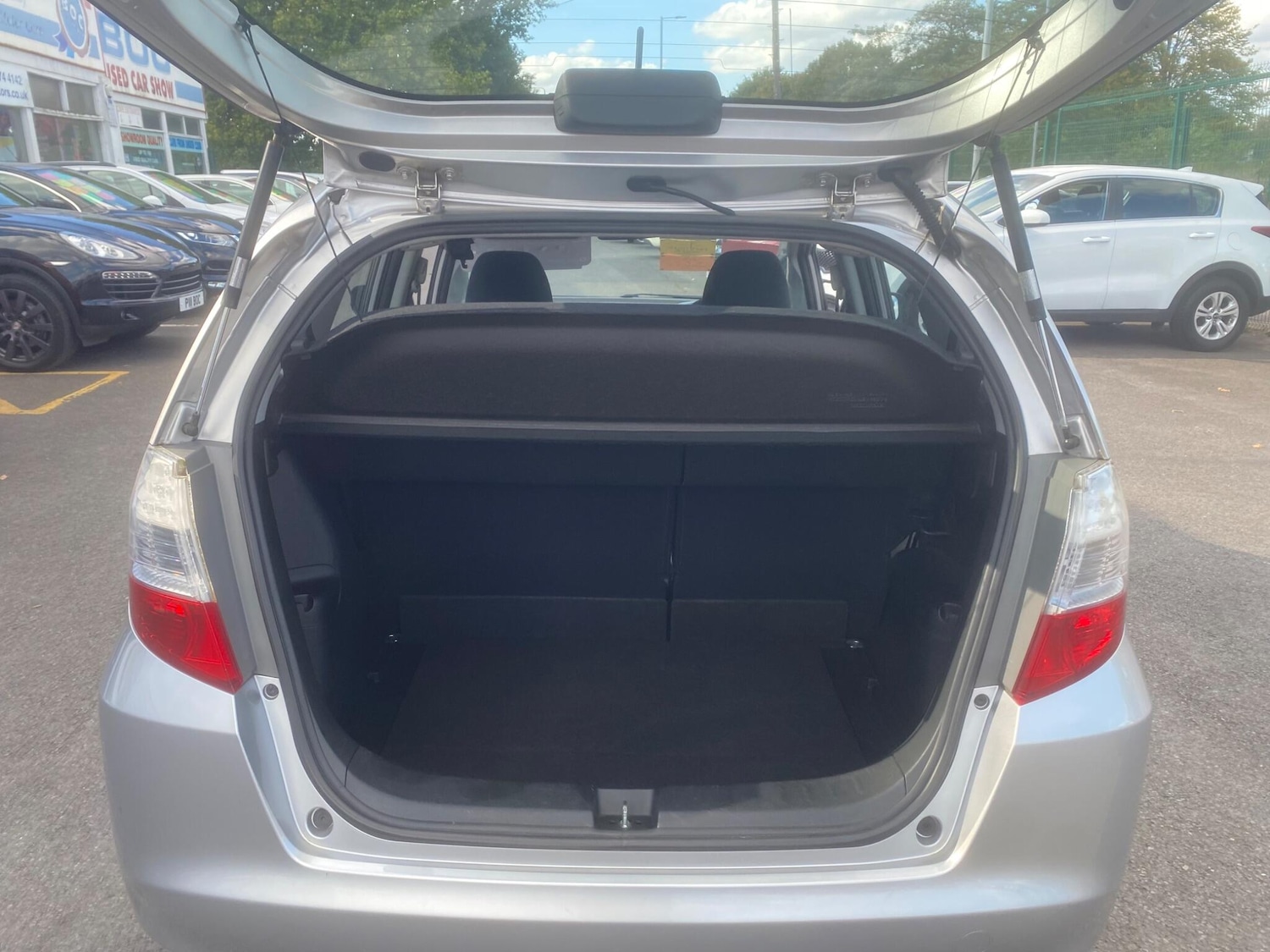 Used Honda Jazz 2010 for sale - 76988378: Photo 44