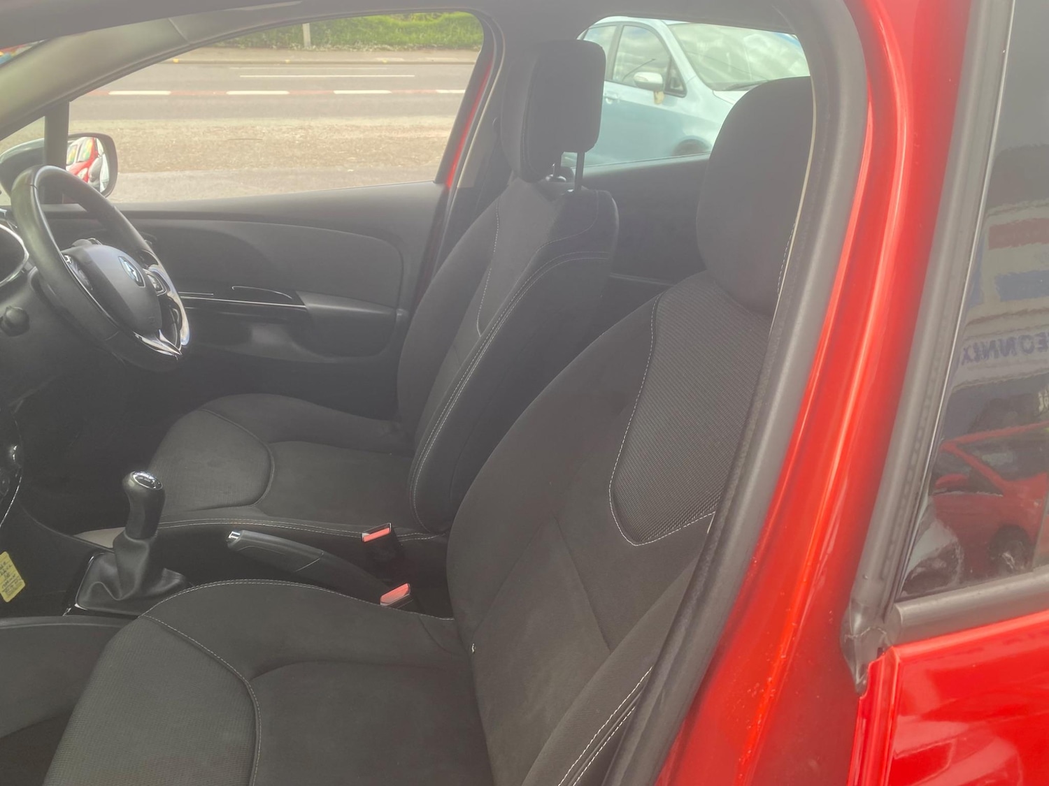 Used Renault Clio 2014 for sale - 76549291: Photo 21