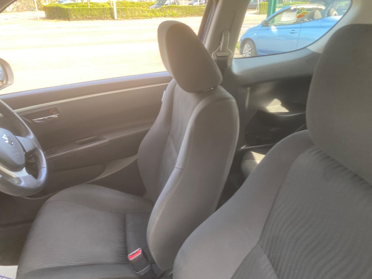 Used Suzuki Swift 2013 for sale - 76550683: Photo 28