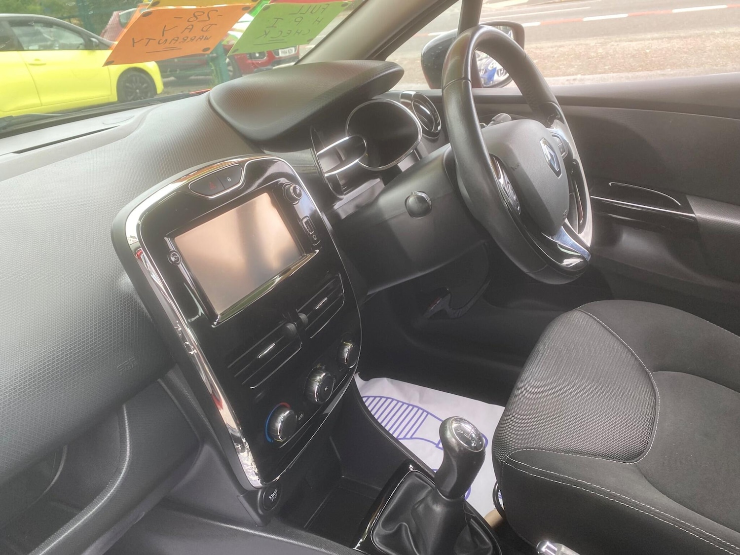 Used Renault Clio 2015 for sale - 76549275: Photo 18