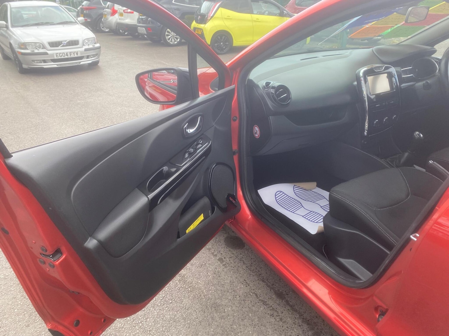 Used Renault Clio 2015 for sale - 76549275: Photo 25