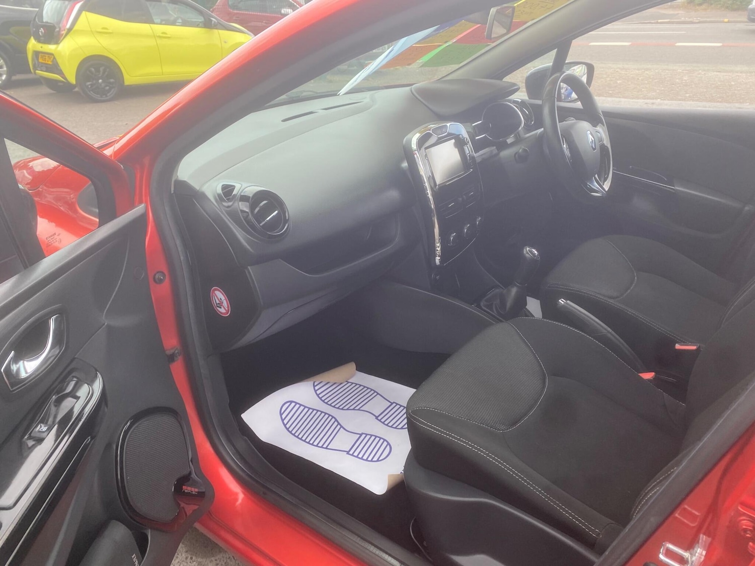 Used Renault Clio 2015 for sale - 76549275: Photo 26