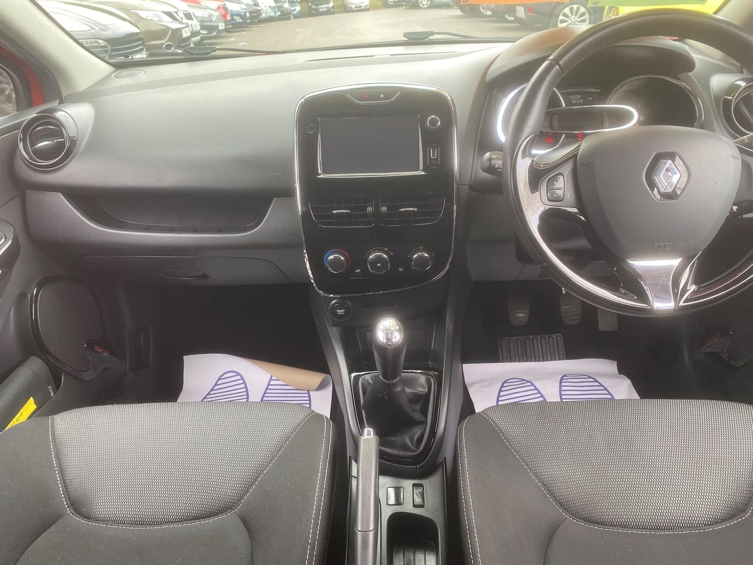 Used Renault Clio 2015 for sale - 76549275: Photo 49