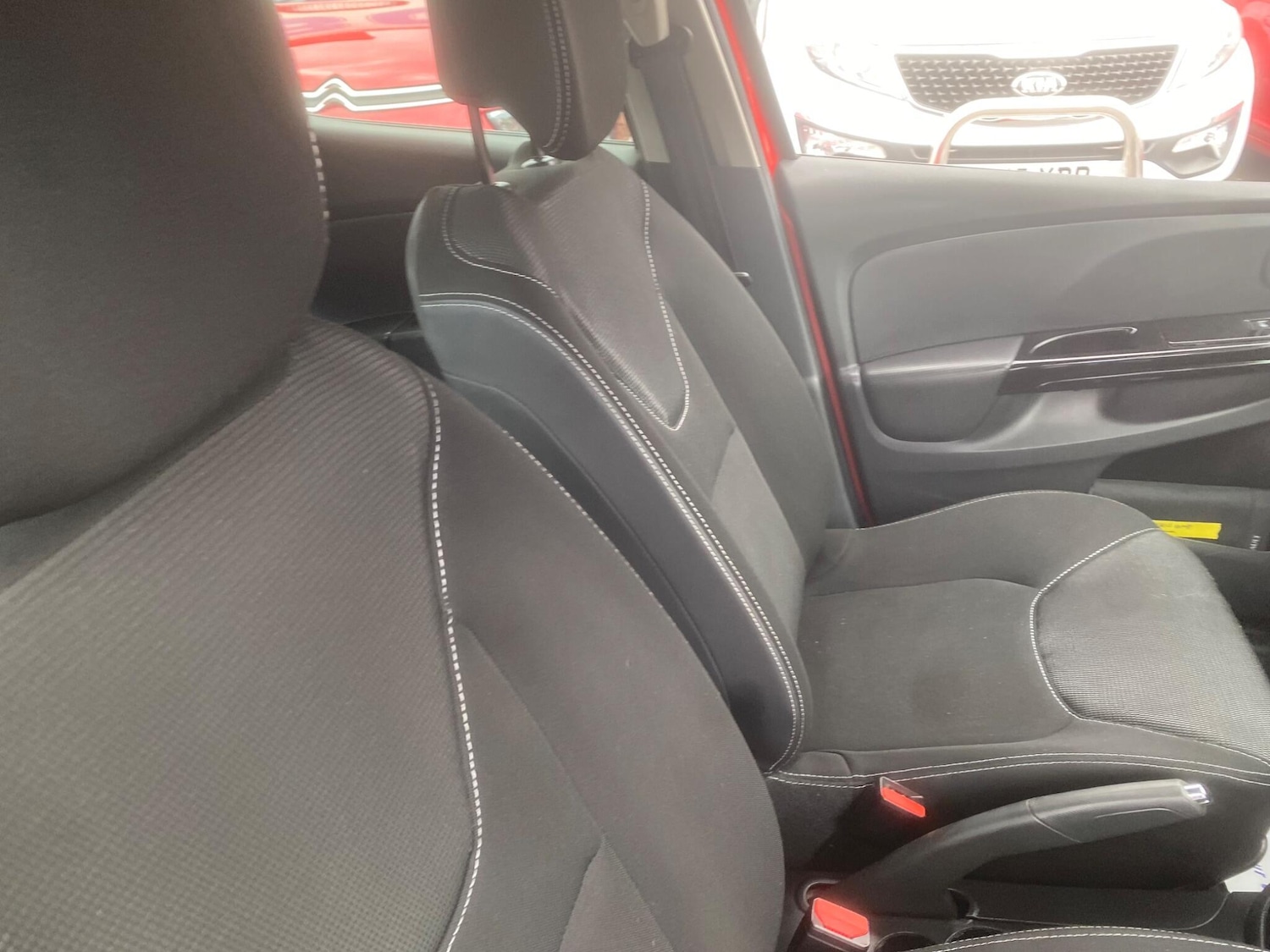 Used Renault Clio 2015 for sale - 76549275: Photo 57