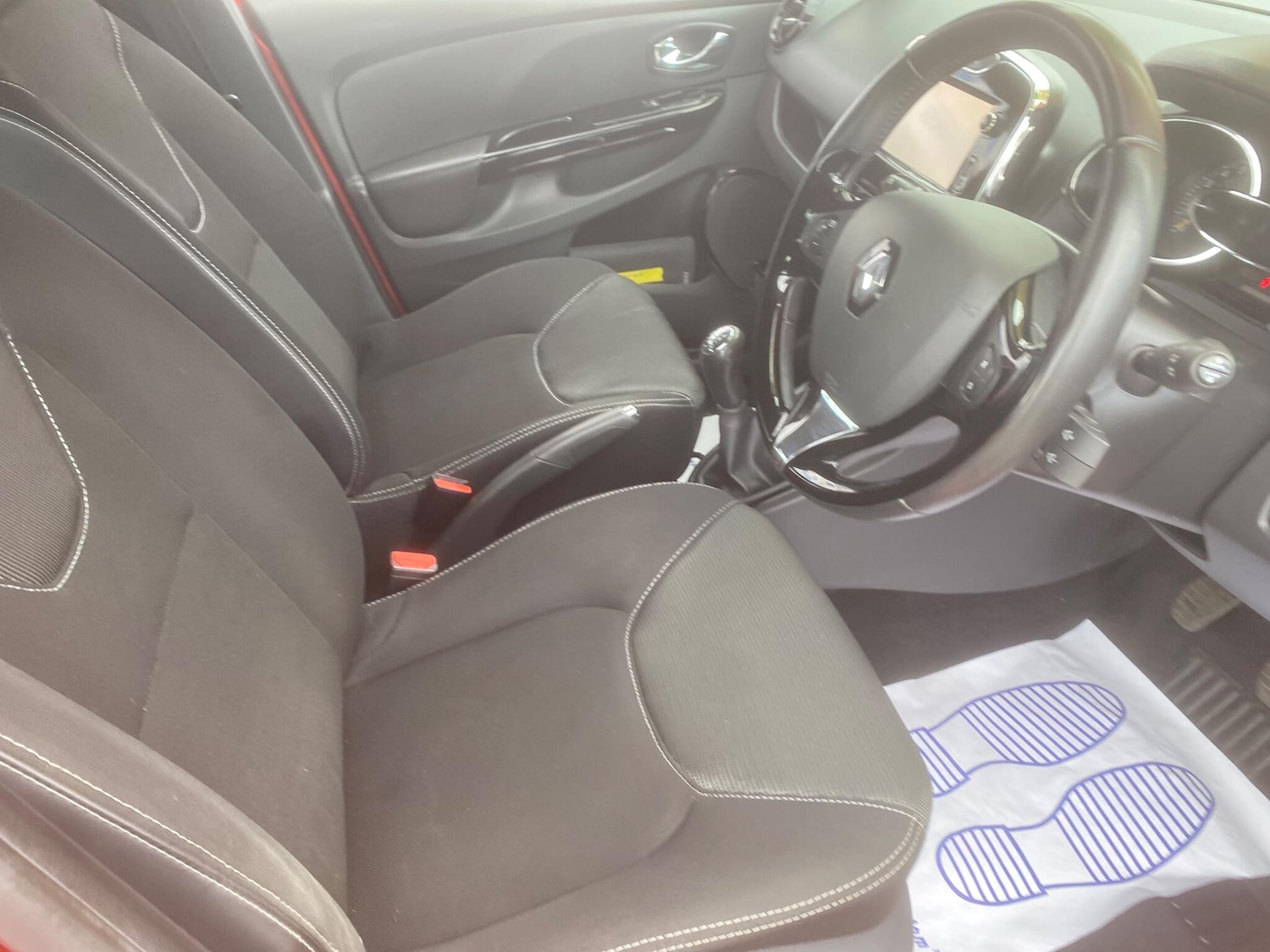 Used Renault Clio 2015 for sale - 76549275: Photo 60