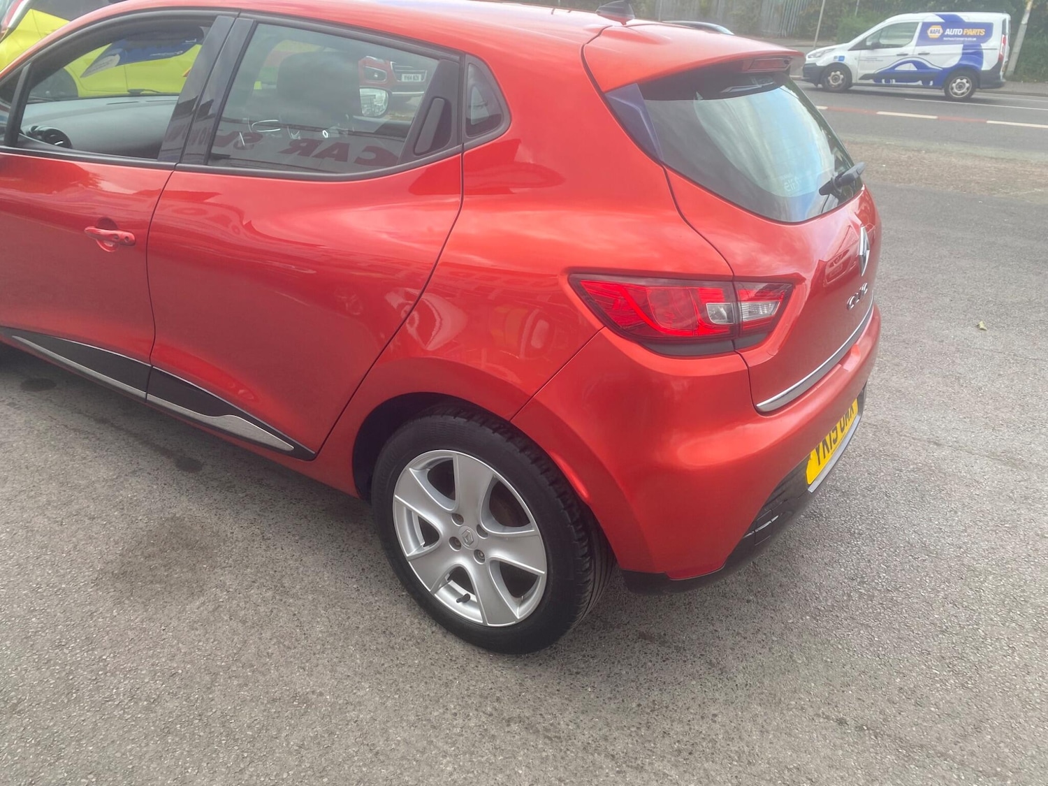 Used Renault Clio 2015 for sale - 76549275: Photo 73