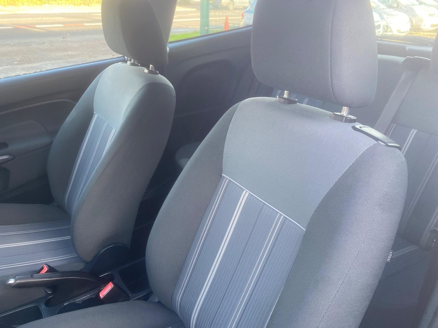 Used Ford Fiesta 2010 for sale - 76688920: Photo 42