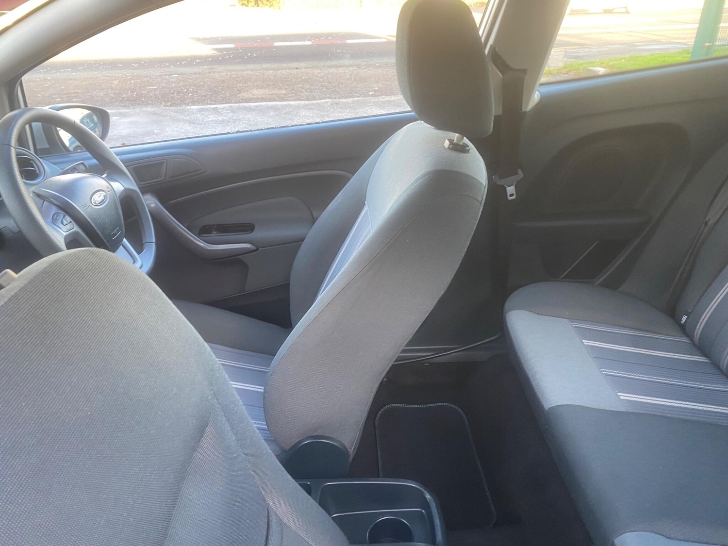 Used Ford Fiesta 2010 for sale - 76688920: Photo 44