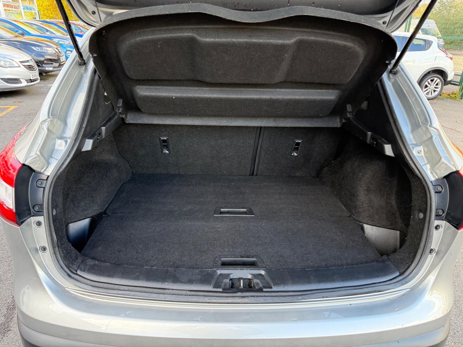 Used Nissan Qashqai for sale - 76551104: Photo 19