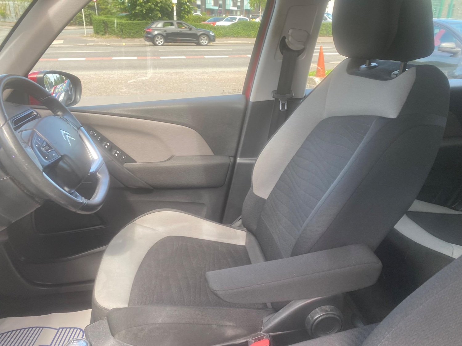 Used Citroen C4 Picasso 2016 for sale - 76993920: Photo 19