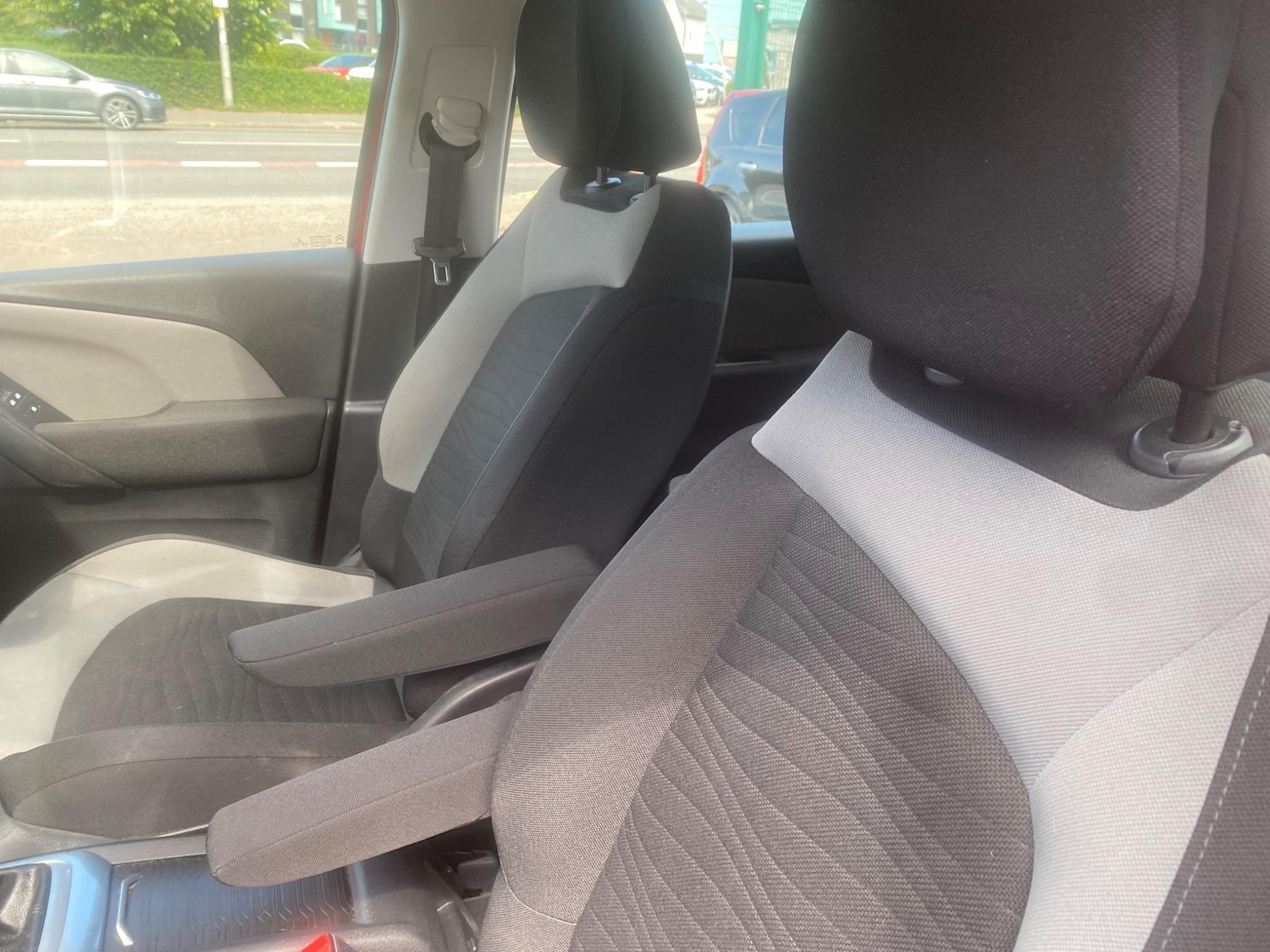 Used Citroen C4 Picasso 2016 for sale - 76993920: Photo 22