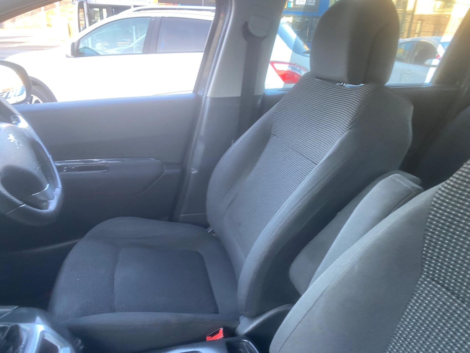 Used Peugeot 5008 2015 for sale - 76993984: Photo 14