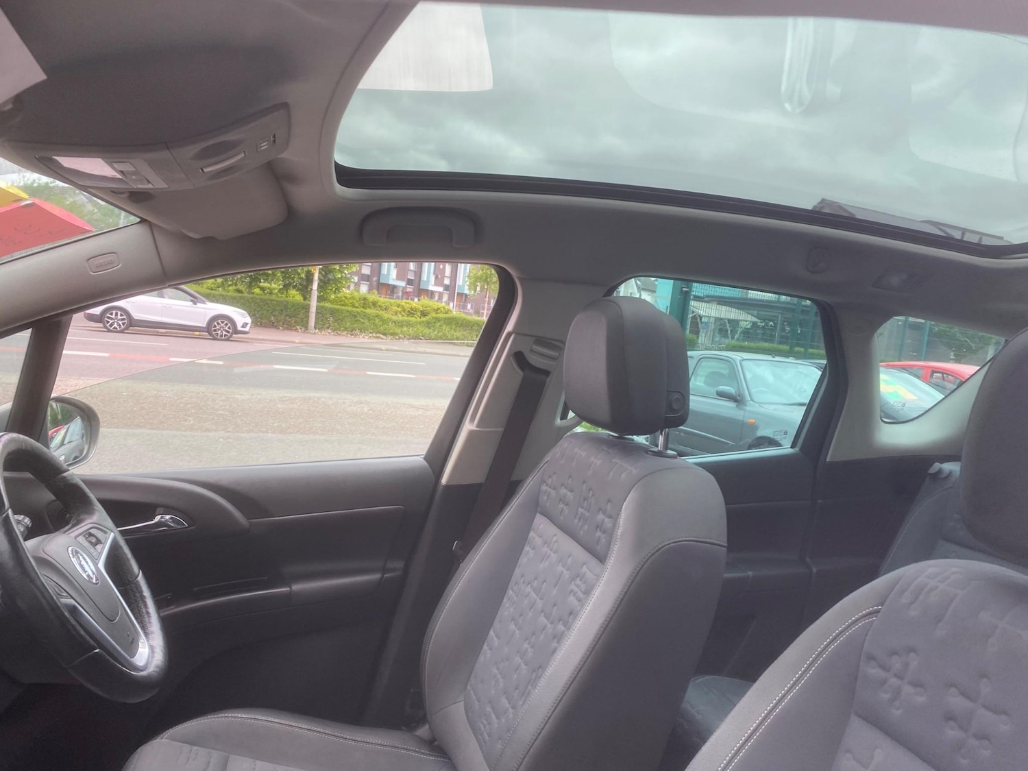 Used Vauxhall Meriva 2015 for sale - 76990626: Photo 25