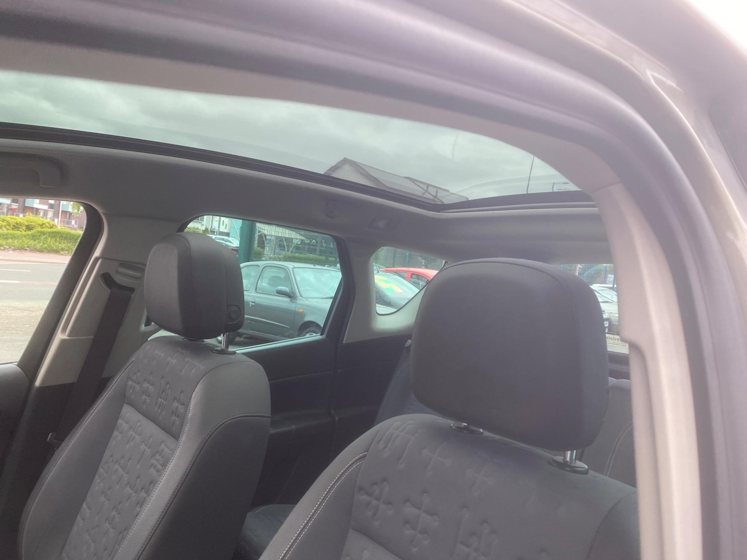 Used Vauxhall Meriva 2015 for sale - 76990626: Photo 30