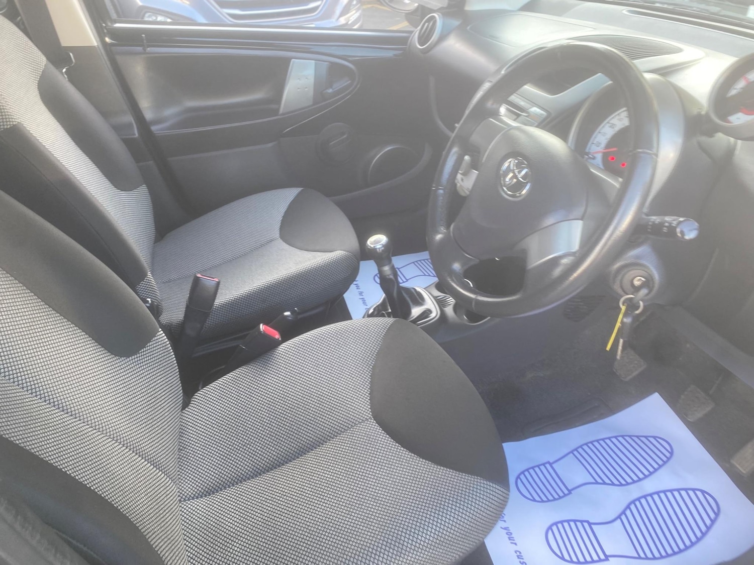 Used Toyota AYGO 2013 for sale - 76550488: Photo 65