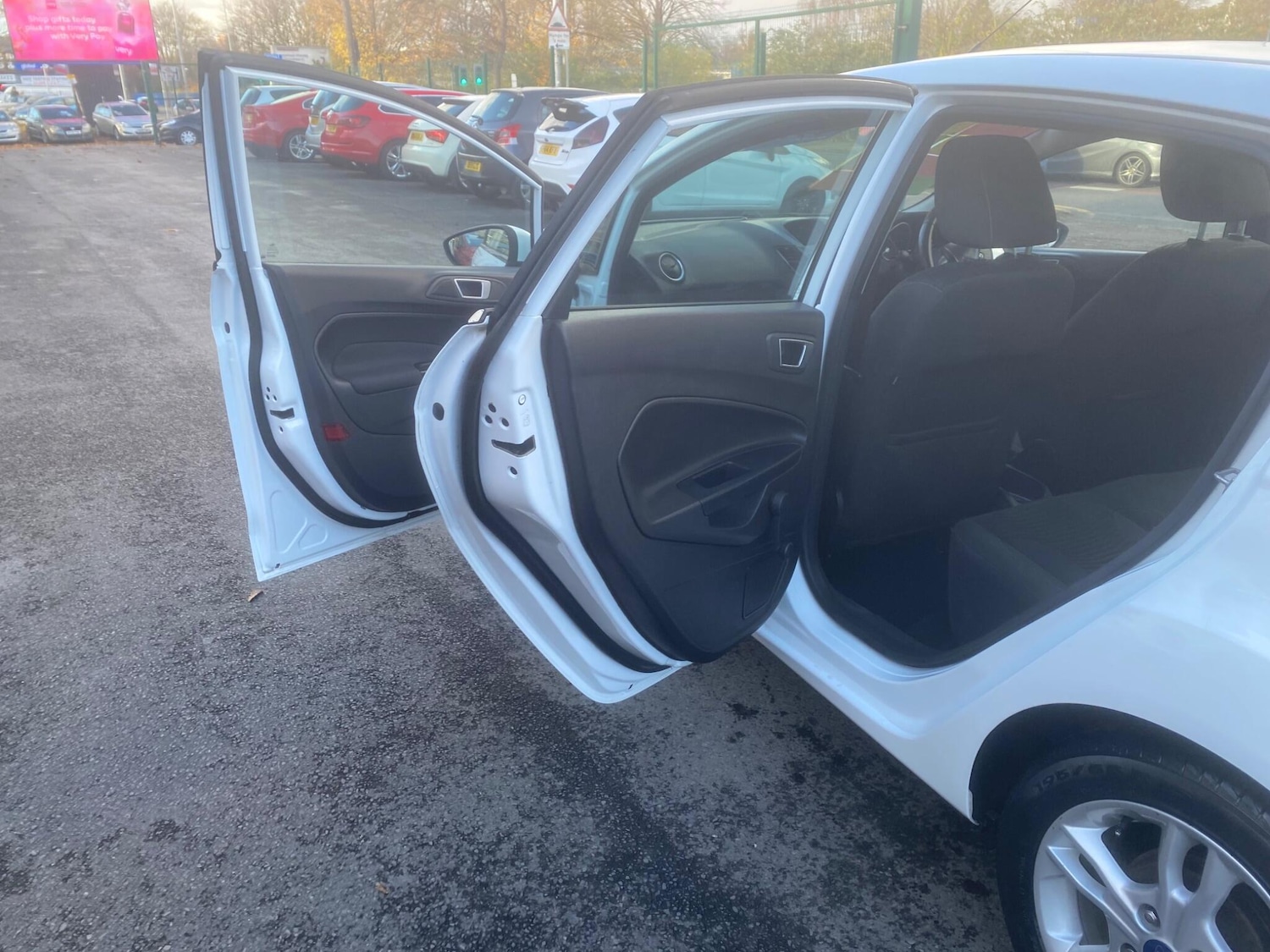 Used Ford Fiesta 2015 for sale - 76549758: Photo 30