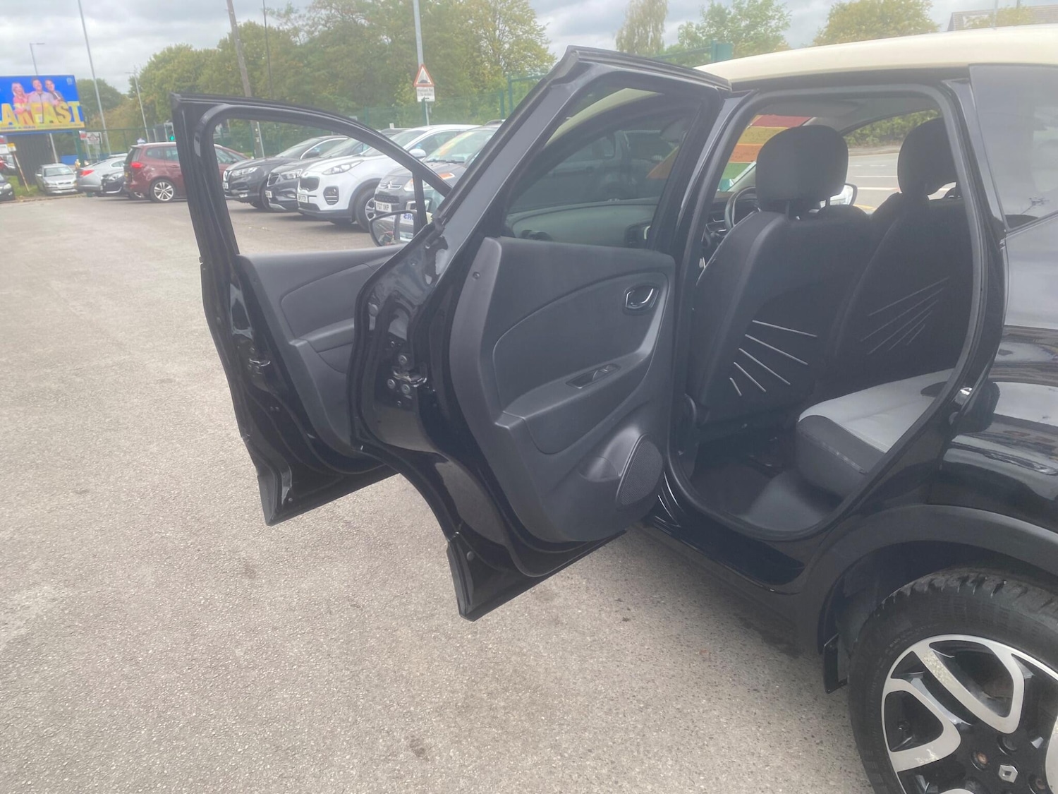 Used Renault Captur 2014 for sale - 76549356: Photo 31