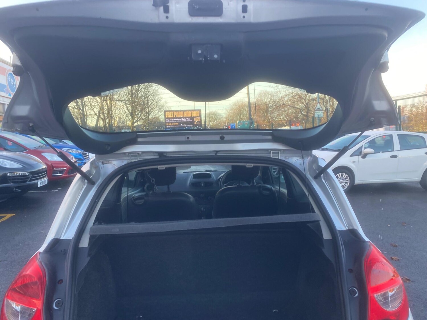 Used Renault Clio 2008 for sale - 76887393: Photo 34