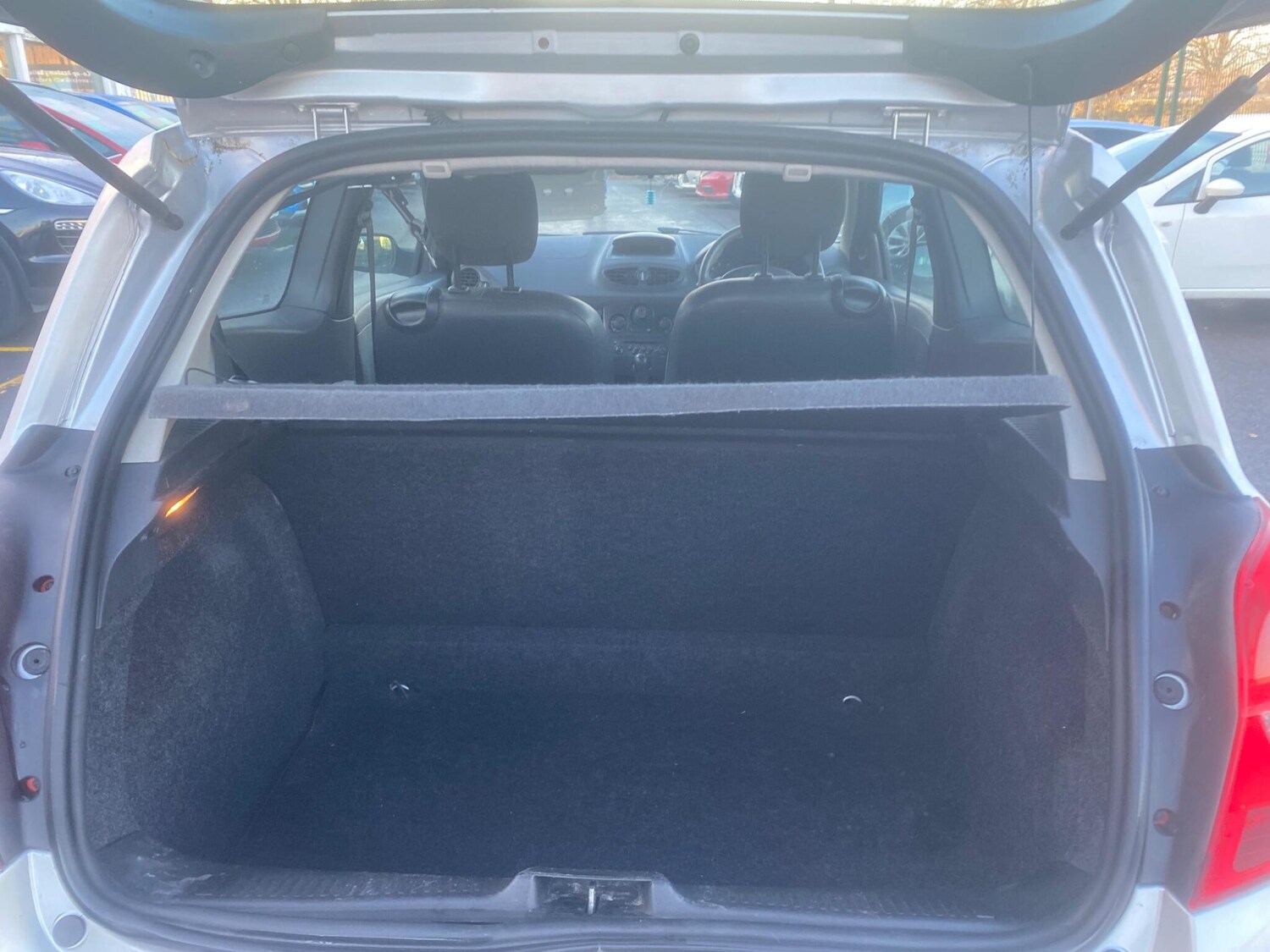 Used Renault Clio 2008 for sale - 76887393: Photo 35