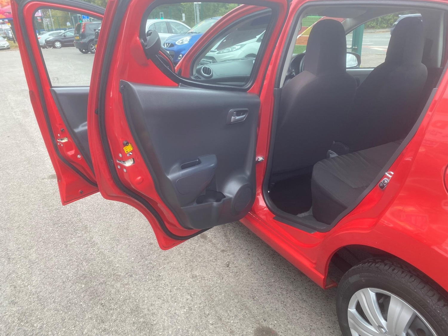 Used Nissan Pixo 2011 for sale - 76549263: Photo 28