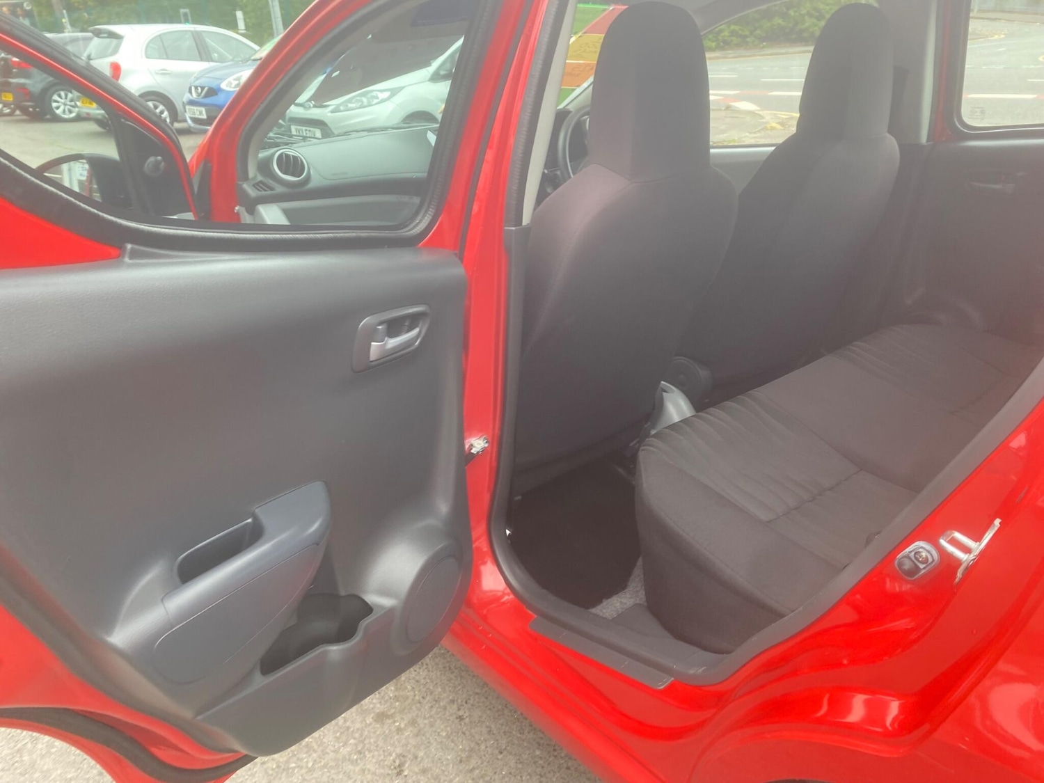 Used Nissan Pixo 2011 for sale - 76549263: Photo 29