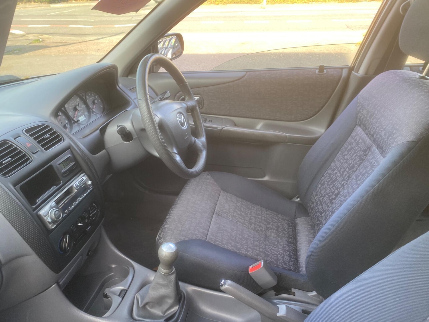 Used Mazda 323 2001 for sale - 76551106: Photo 19