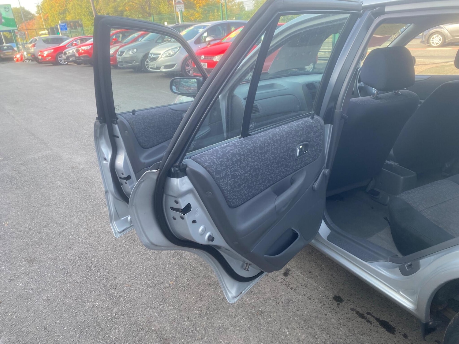 Used Mazda 323 2001 for sale - 76551106: Photo 27