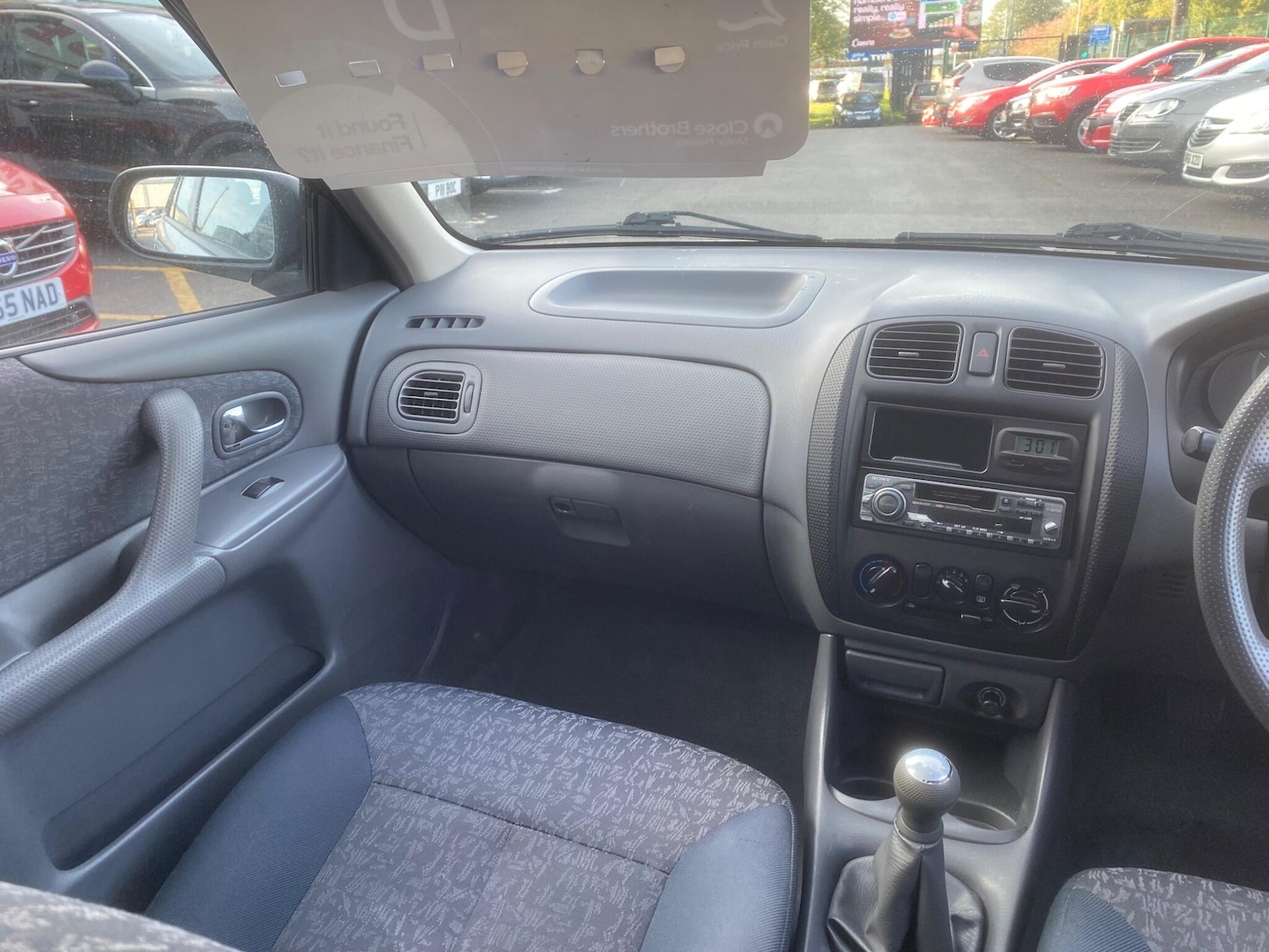 Used Mazda 323 2001 for sale - 76551106: Photo 44