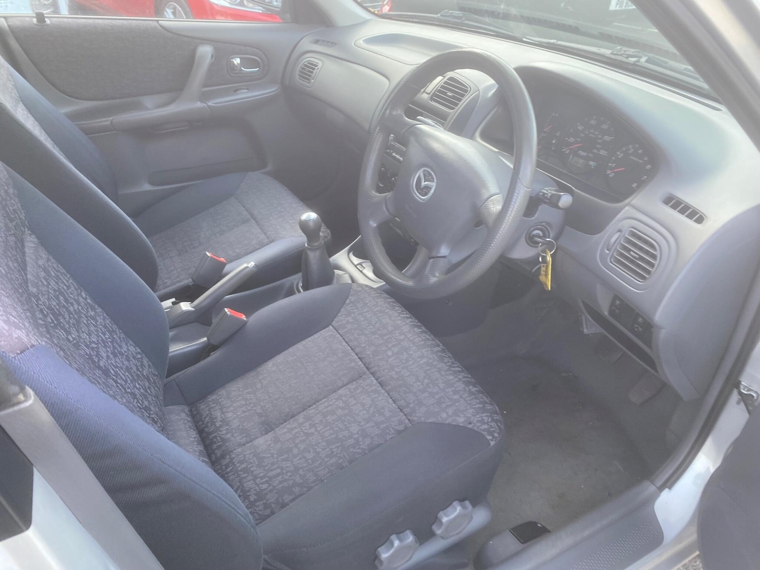 Used Mazda 323 2001 for sale - 76551106: Photo 57