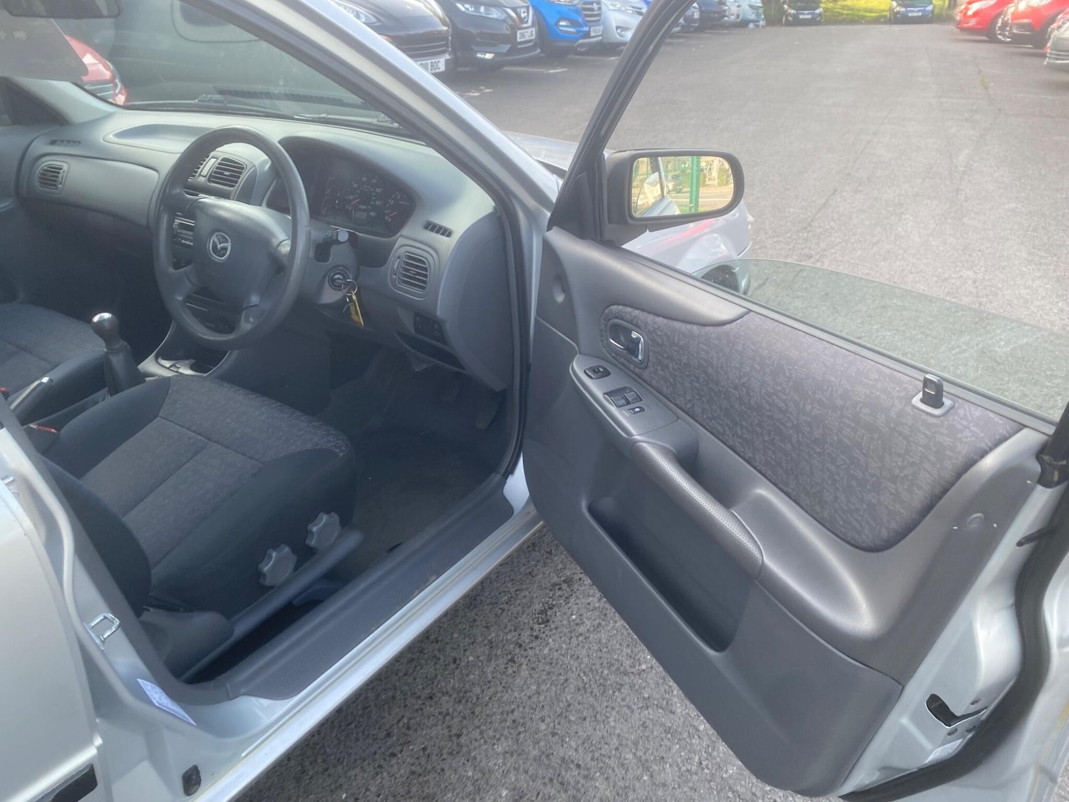 Used Mazda 323 2001 for sale - 76551106: Photo 61