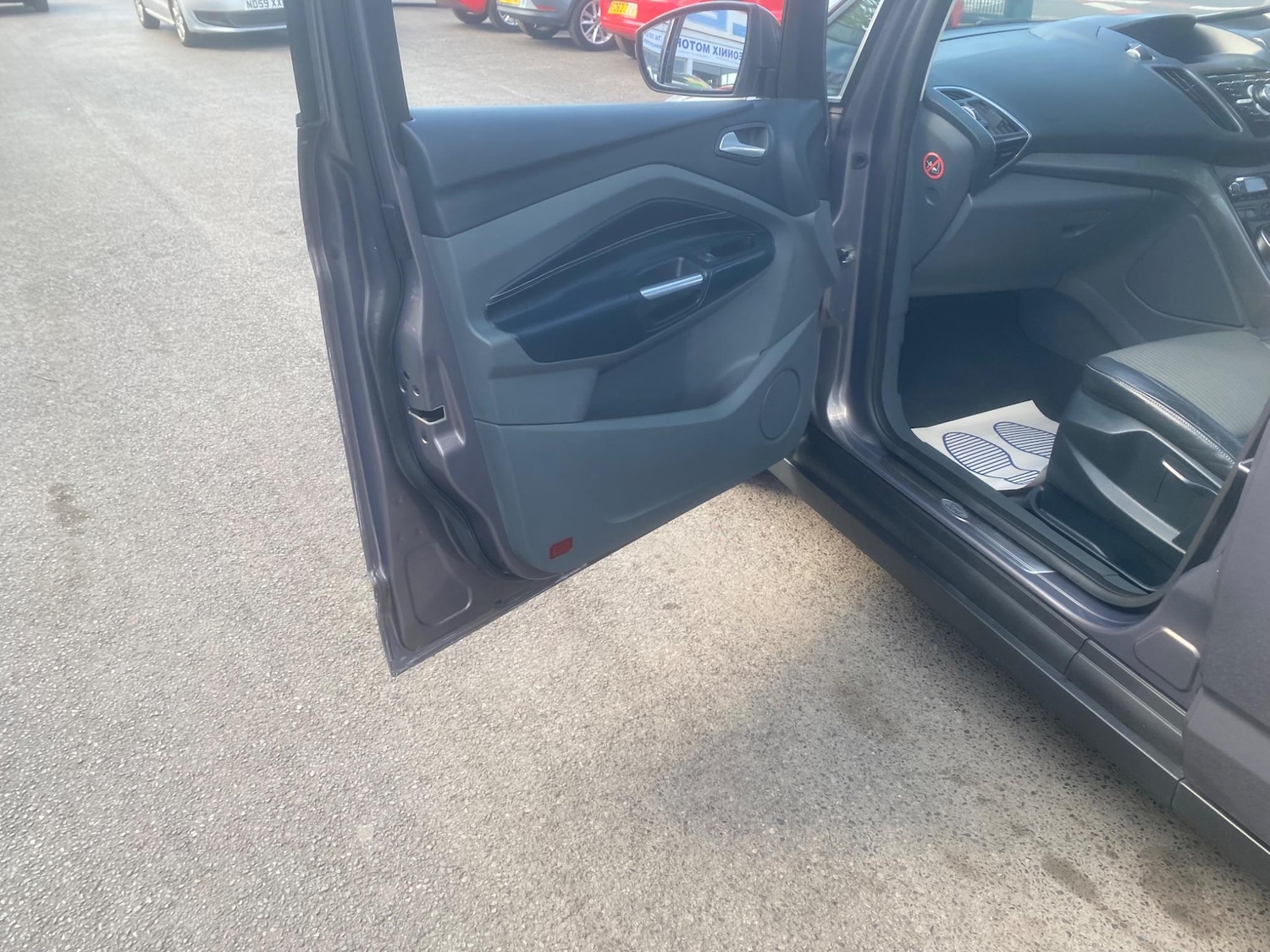 Used Ford C-Max 2015 for sale - 76549339: Photo 25