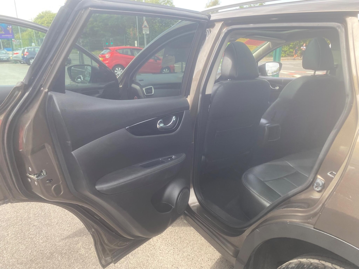 Used Nissan Qashqai 2014 for sale - 76550960: Photo 28