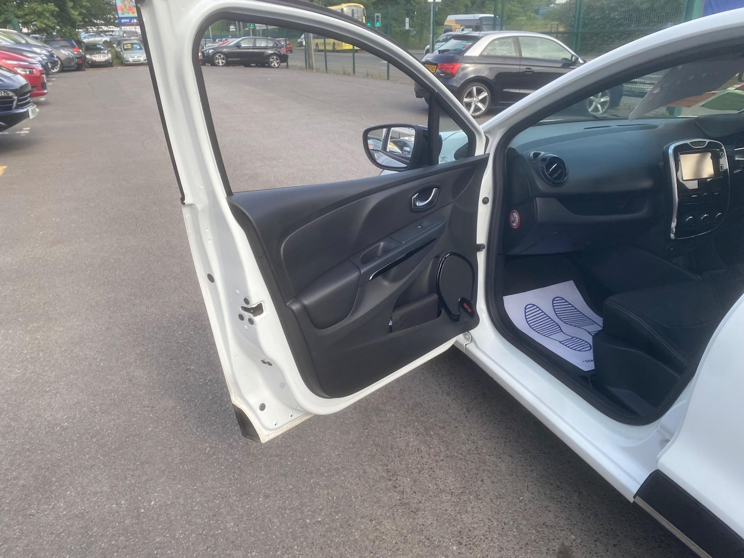 Used Renault Clio for sale - 76551031: Photo 24