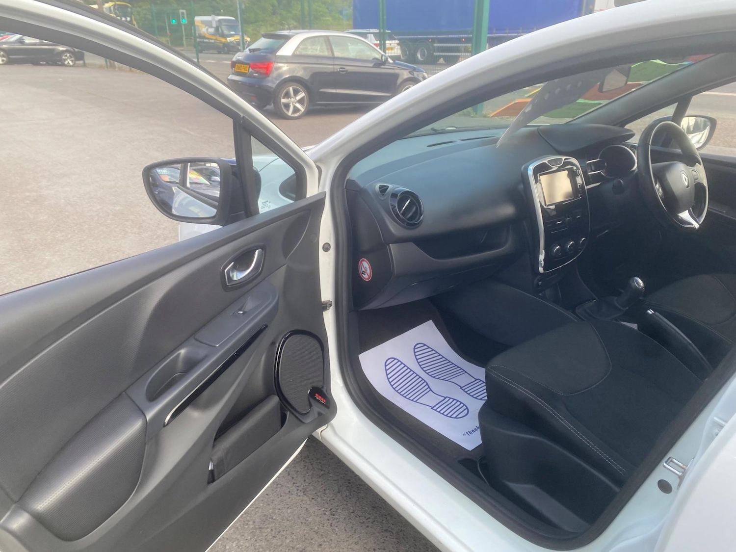 Used Renault Clio for sale - 76551031: Photo 25