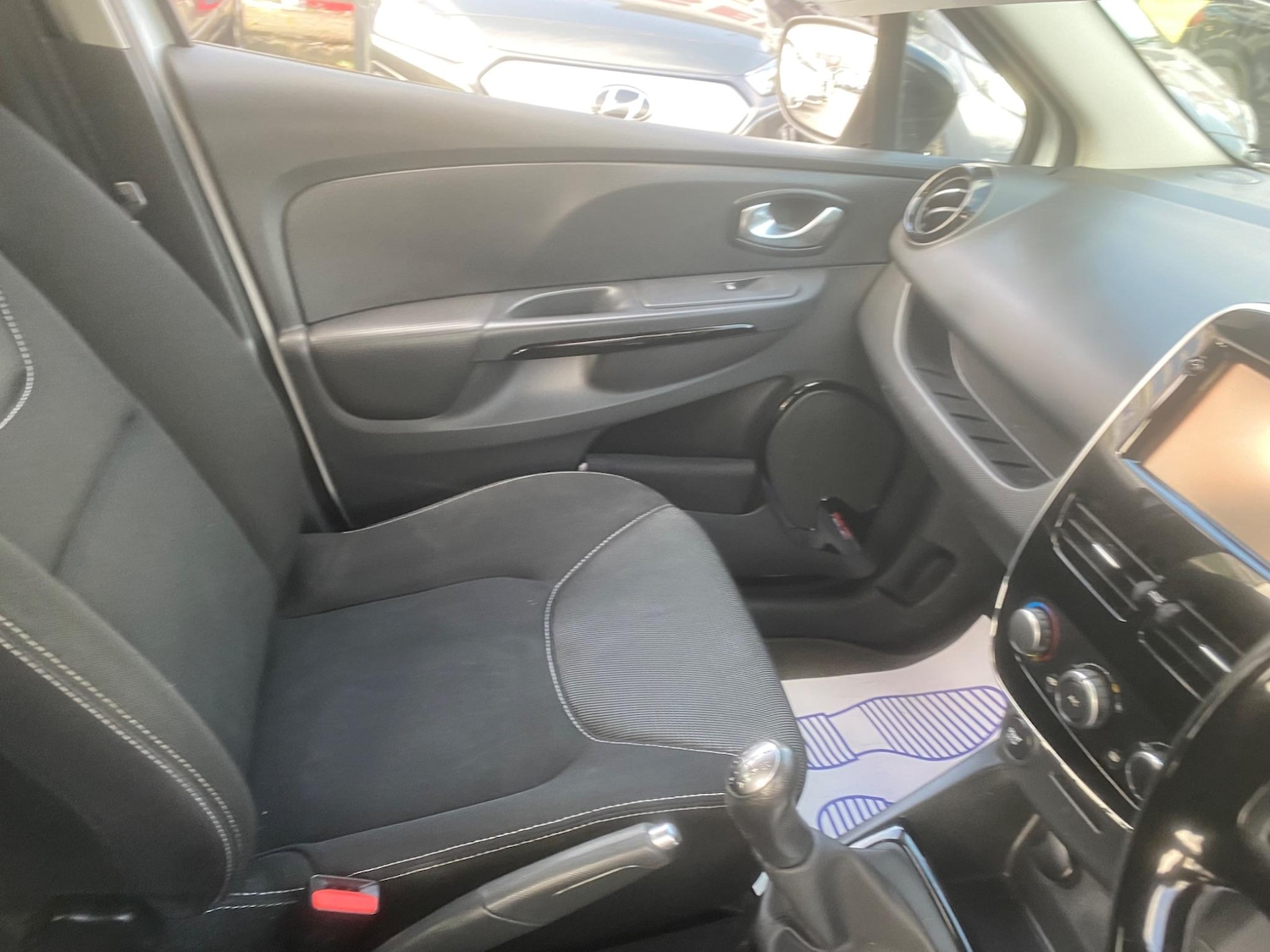 Used Renault Clio for sale - 76551031: Photo 50