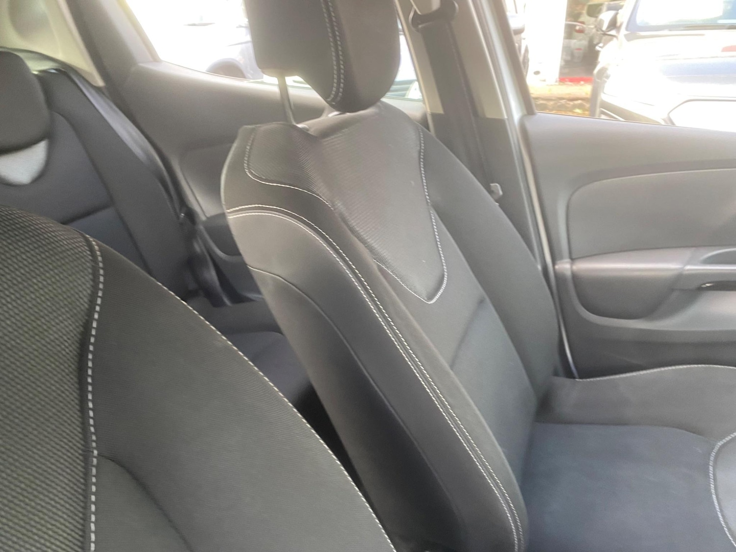 Used Renault Clio for sale - 76551031: Photo 52