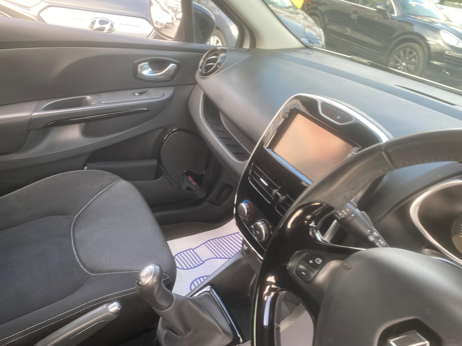 Used Renault Clio for sale - 76551031: Photo 55