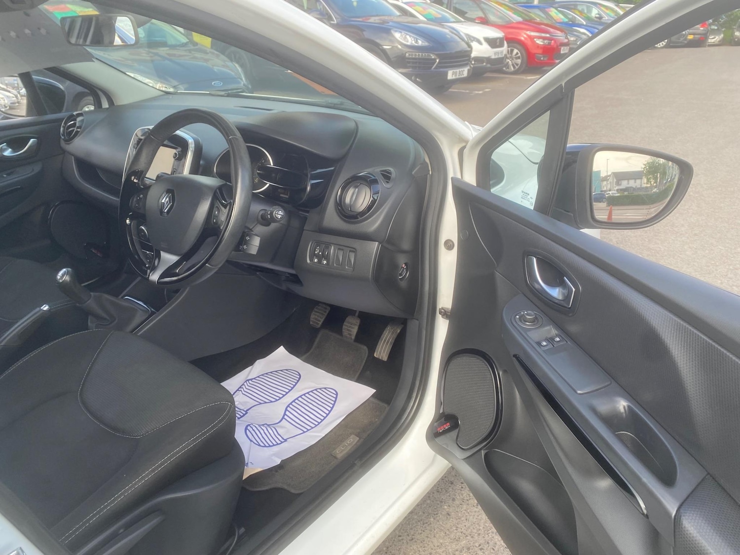 Used Renault Clio for sale - 76551031: Photo 56