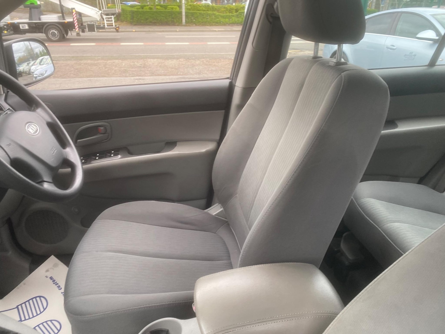 Used Kia Carens for sale - 76550571: Photo 17