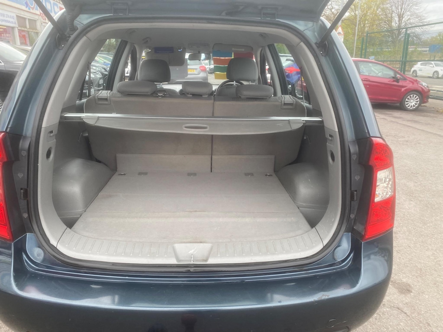 Used Kia Carens for sale - 76550571: Photo 35