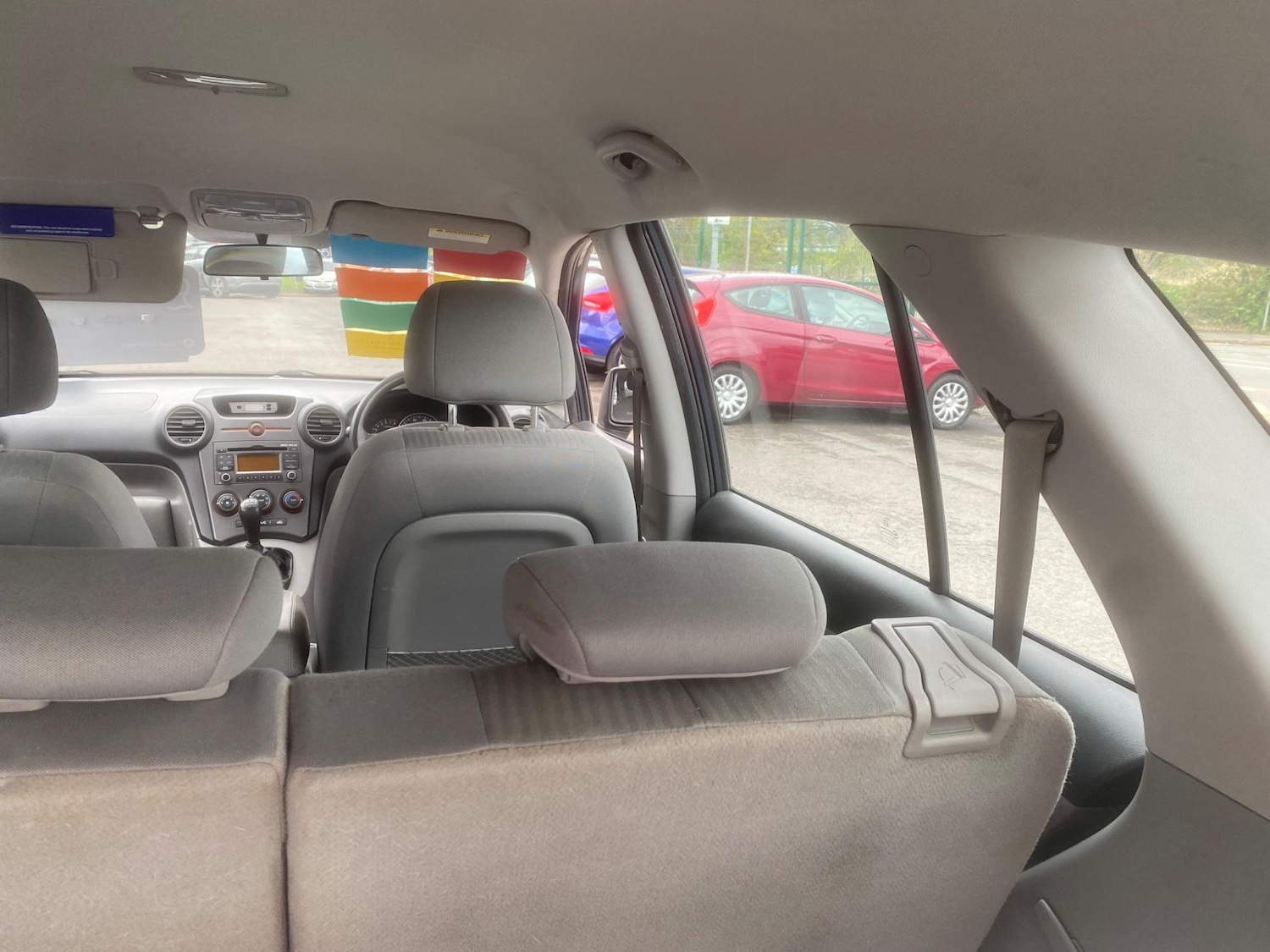 Used Kia Carens for sale - 76550571: Photo 44