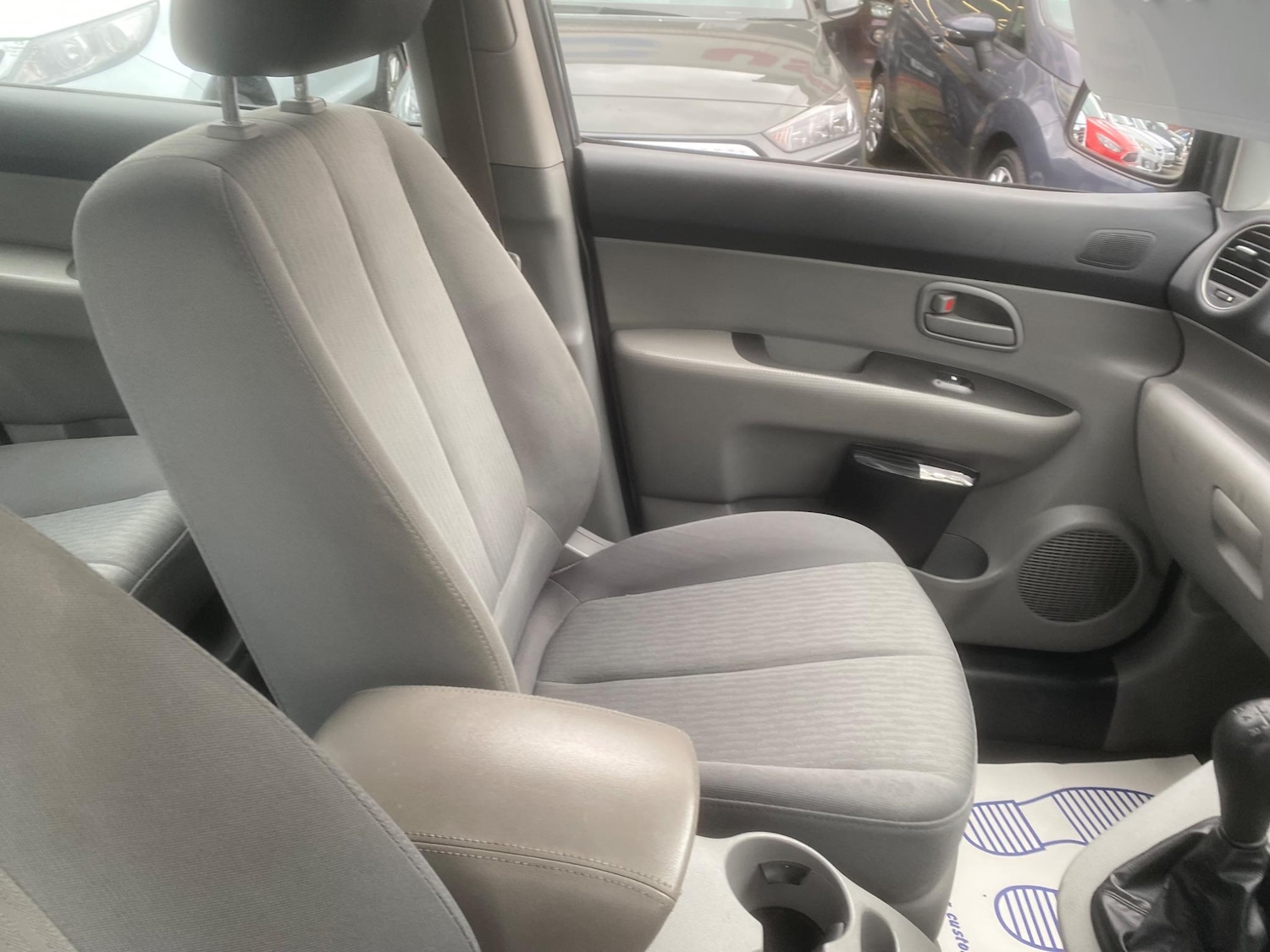 Used Kia Carens for sale - 76550571: Photo 60