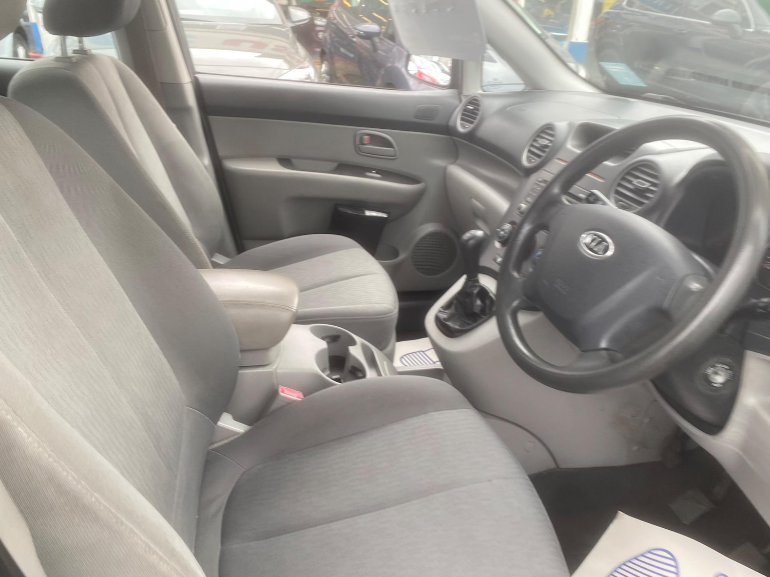 Used Kia Carens for sale - 76550571: Photo 67