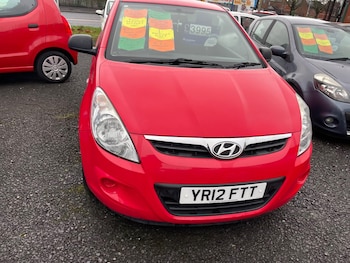 Used Hyundai i20 2012 for sale - 76550796: Photo