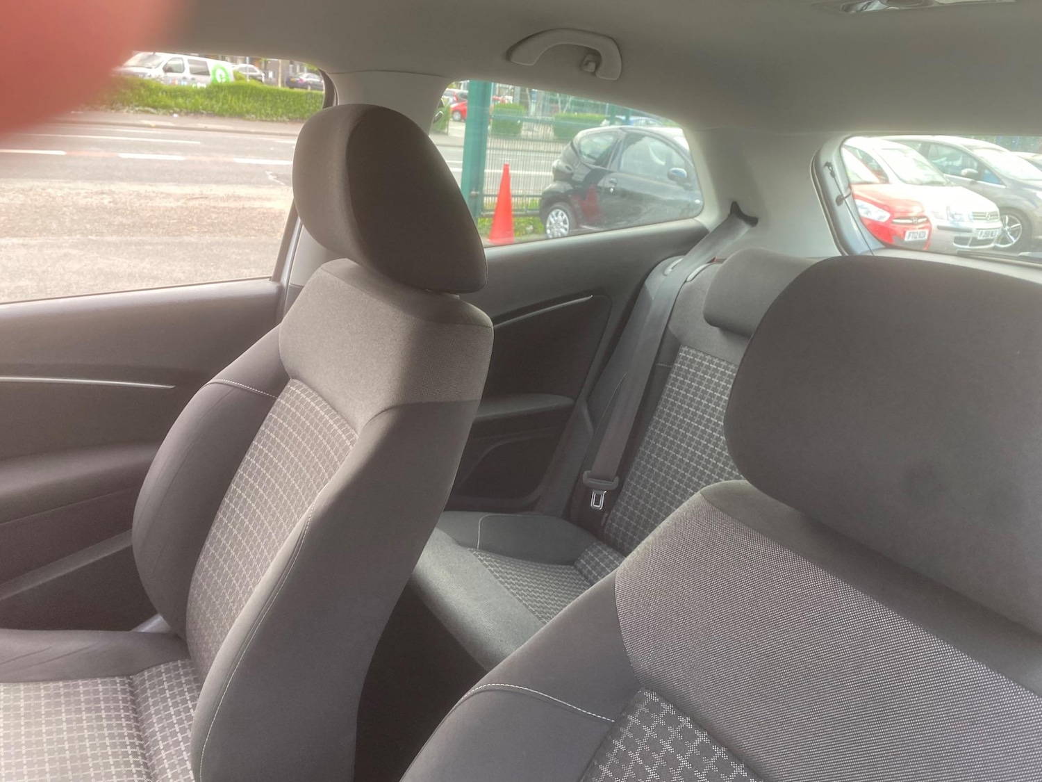 Used Volkswagen Polo 2014 for sale - 76549395: Photo 18